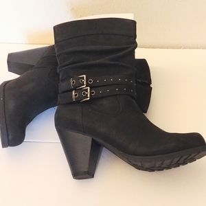 Nikki Mid Blk Boot-Size 10